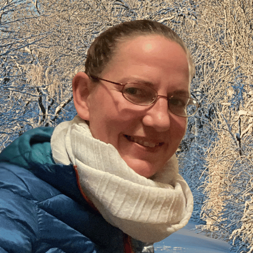 Mirja Neumayer – Gründerin von Zauberplaner Mirja Neumayer, die Entwicklerin des Zauberplaner-Systems für Familienorganisation.